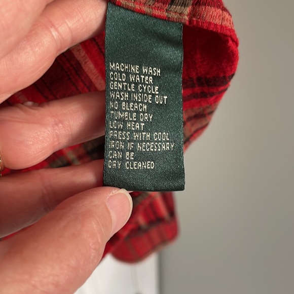 LRL, Lauren Ralph Lauren lightweight 100% cotton red button down shirt size M. - Picture 9 of 9